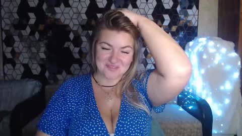 Nika online show from November 2025 08:03:01 PM