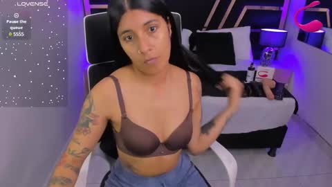 Niki online show from February 2025 07:23:02 PM