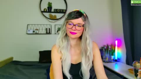 Snapshot of nikki_goldberg chatting on December 2024 07:49:02 AM Kitty Chatte online show from December 2024 07:49:02 AM