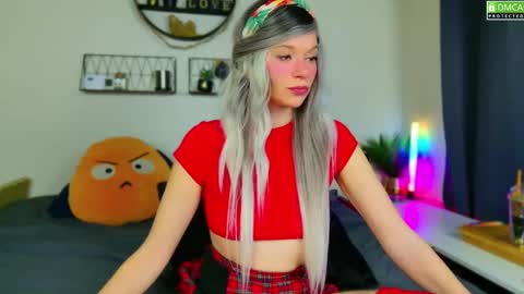 Snapshot of nikki_goldberg chatting on December 2024 08:39:02 PM Kitty Chatte online show from December 2024 08:39:02 PM