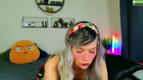 Snapshot of nikki_goldberg chatting on December 2024 08:36:01 PM Kitty Chatte online show from December 2024 08:36:01 PM