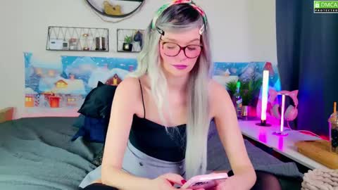 Snapshot of nikki_goldberg chatting on January 2025 06:50:02 AM Kitty Chatte online show from January 2025 06:50:02 AM