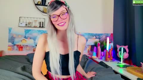 Snapshot of nikki_goldberg chatting on January 2025 07:34:02 AM Kitty Chatte online show from January 2025 07:34:02 AM