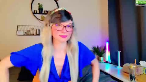 Snapshot of nikki_goldberg chatting on March 2025 08:34:01 PM Kitty Chatte online show from March 2025 08:34:01 PM