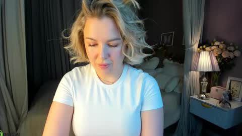 Nikki online show from October 2025 01:41:02 AM