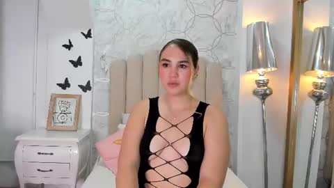 nikki_moon_ online show from July 2026 07:12:01 AM