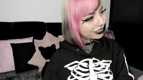 Nikki Ramone   online show from February 2025 12:55:01 PM