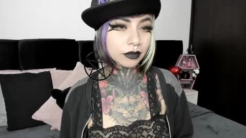 Nikki Ramone   online show from February 2025 10:12:01 AM