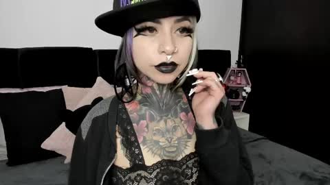 Nikki Ramone   online show from February 2025 01:17:02 PM