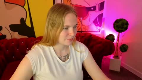 nikkyreyyy online show from June 2026 05:44:01 AM