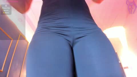 Snapshot of nikkysmiith chatting on February 2025 02:11:02 AM online show from February 2025 02:11:02 AM