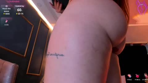 Snapshot of nikkysmiith chatting on February 2025 01:10:01 AM online show from February 2025 01:10:01 AM