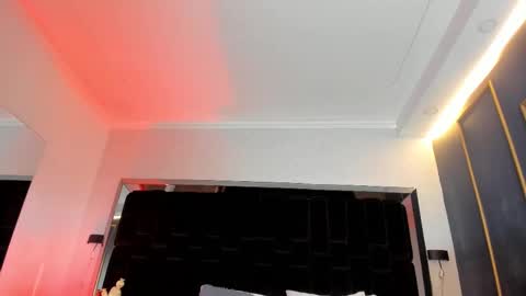 Snapshot of nikkysmiith chatting on February 2025 10:42:02 PM online show from February 2025 10:42:02 PM