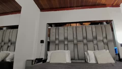 Snapshot of nikkysmiith chatting on October 2025 11:28:02 AM online show from October 2025 11:28:02 AM