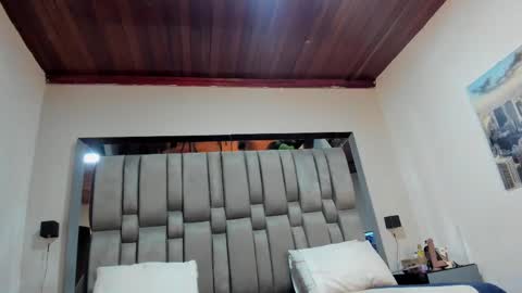 Snapshot of nikkysmiith chatting on October 2025 11:52:02 AM online show from October 2025 11:52:02 AM