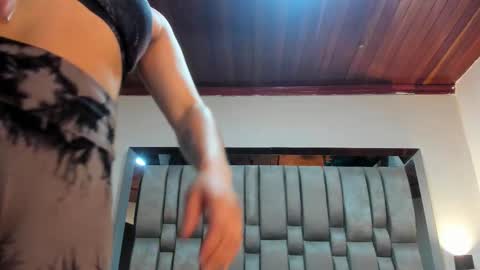 Snapshot of nikkysmiith chatting on October 2025 11:31:02 AM online show from October 2025 11:31:02 AM