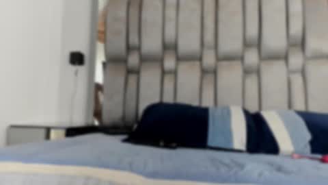 Snapshot of nikkysmiith chatting on October 2025 01:18:02 PM online show from October 2025 01:18:02 PM