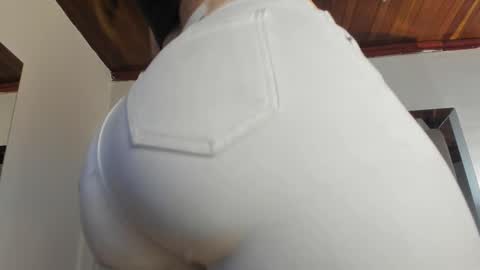 Snapshot of nikkysmiith chatting on November 2025 11:23:02 AM online show from November 2025 11:23:02 AM