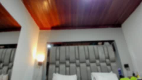 Snapshot of nikkysmiith chatting on November 2025 11:21:01 AM online show from November 2025 11:21:01 AM