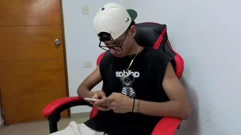 niklaus_wolf online show from March 2026 04:38:02 AM