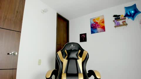 Nikol Rang online show from March 2026 02:33:02 AM