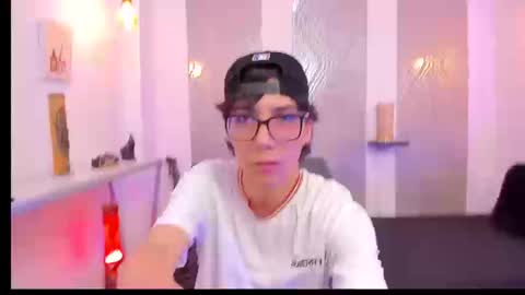    online show from September 2025 04:01:01 AM