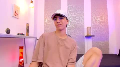    online show from December 2025 04:21:01 AM