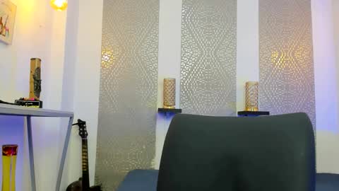    online show from December 2025 04:28:02 AM