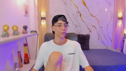 Snapshot of nikolay_gregori chatting on April 2026 04:27:01 AM online show from April 2026 04:27:01 AM