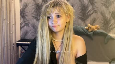 nikoli_naw online show from June 2026 08:02:01 PM