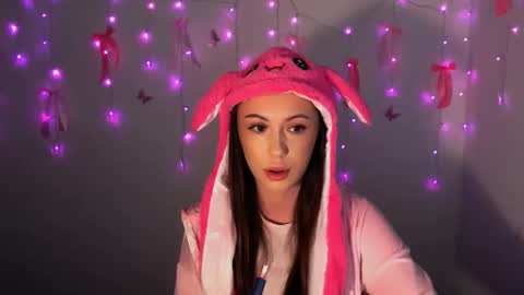 nikonara_ online show from December 2025 01:07:01 PM