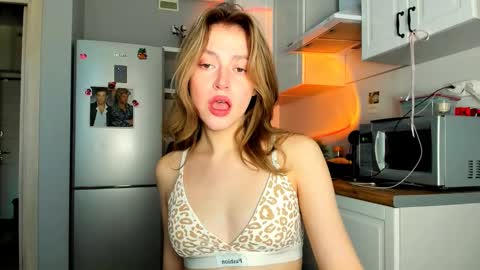 Veronica online show from February 2025 10:04:01 AM