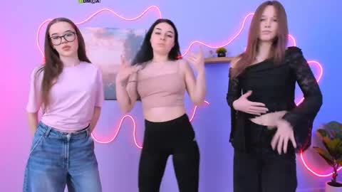 nila_eclipse online show from April 2026 09:04:01 AM