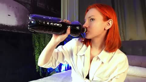 Snapshot of nillie_kelly chatting on January 2025 04:16:02 AM Nillie online show from January 2025 04:16:02 AM