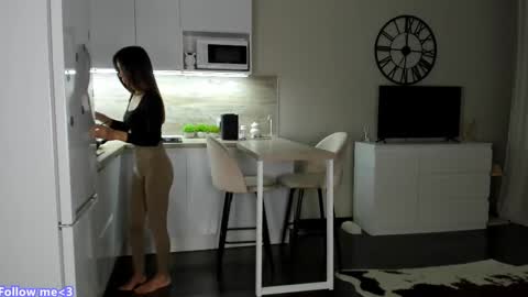 Bella online show from February 2025 09:26:02 PM