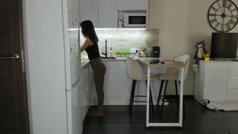 Bella online show from November 2025 09:06:02 AM