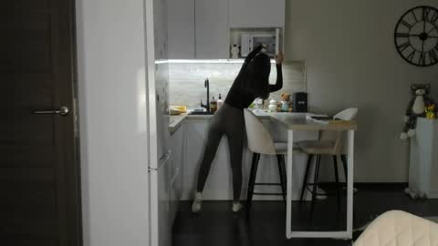 Bella online show from March 2026 11:52:02 PM