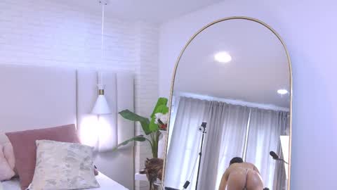 Natalia  online show from November 2025 08:52:01 PM