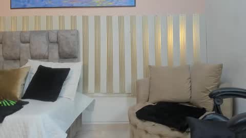 Snapshot of nina_glow_ chatting on March 2026 11:35:01 AM nina_glow_ online show from March 2026 11:35:01 AM