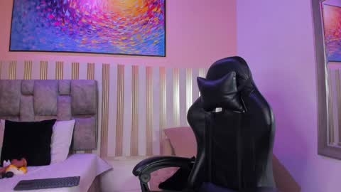 Snapshot of nina_glow_ chatting on March 2026 11:44:02 AM nina_glow_ online show from March 2026 11:44:02 AM