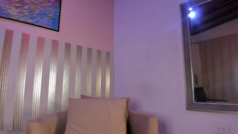 Snapshot of nina_glow_ chatting on April 2026 01:41:01 PM nina_glow_ online show from April 2026 01:41:01 PM