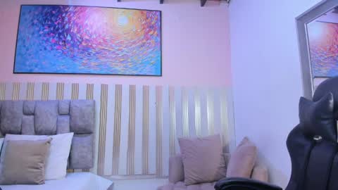 Snapshot of nina_glow_ chatting on April 2026 11:33:02 AM nina_glow_ online show from April 2026 11:33:02 AM