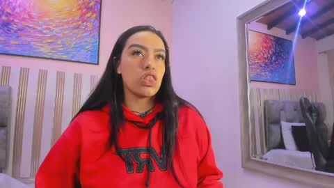 Snapshot of nina_glow_ chatting on April 2026 11:28:01 AM nina_glow_ online show from April 2026 11:28:01 AM