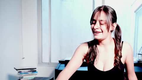 Nina J online show from May 2026 04:39:01 PM