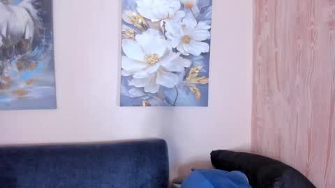 nina_kmay online show from April 2026 07:10:01 PM