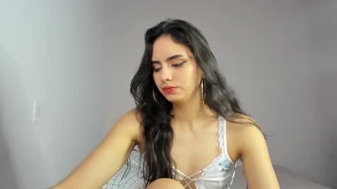  Nina  online show from December 2025 08:06:02 PM