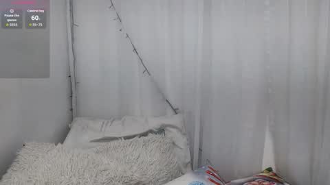 Snapshot of ninaa_fox chatting on December 2025 05:17:01 PM Ninaa fox online show from December 2025 05:17:01 PM