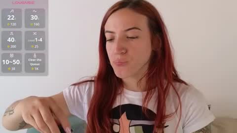Snapshot of ninaa_fox chatting on July 2026 05:18:02 PM Ninaa fox online show from July 2026 05:18:02 PM