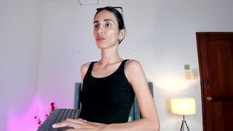 Nina online show from January 2025 02:11:01 PM