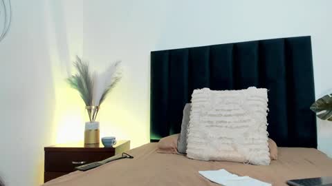 Nina online show from January 2025 09:08:02 PM